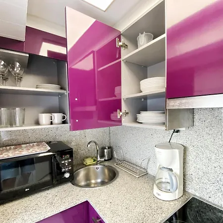 Flat Overlooking The Park 1km To Plaza Pontevedra 아파트