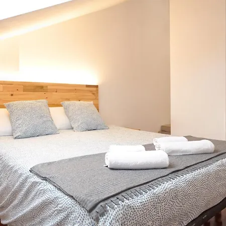 Apartment Flat Overlooking The Park 1km To Plaza Pontevedra *