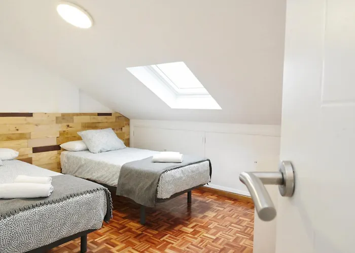 Flat Overlooking The Park 1km To Plaza Pontevedra La Corogne